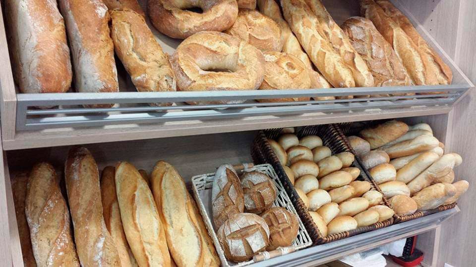 Pan artesanal en horno de leña en Ourense