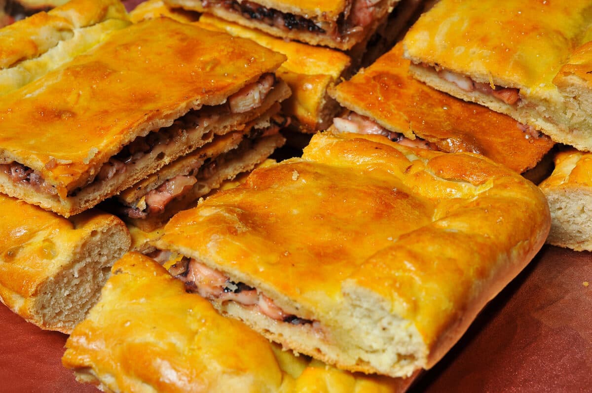 Venta de empanadas en horno de leña en Ourense